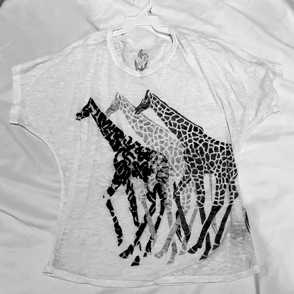 White and black giraffe short sleeved shirt